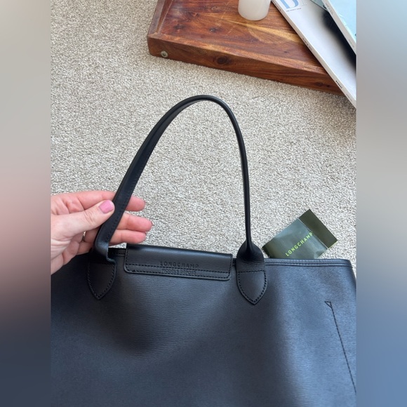 Longchamp Le Pilage Elegant Black Leather Tote Bag. Excellent condition. - Picture 8 of 15